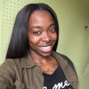 Meet your Posher, Tray